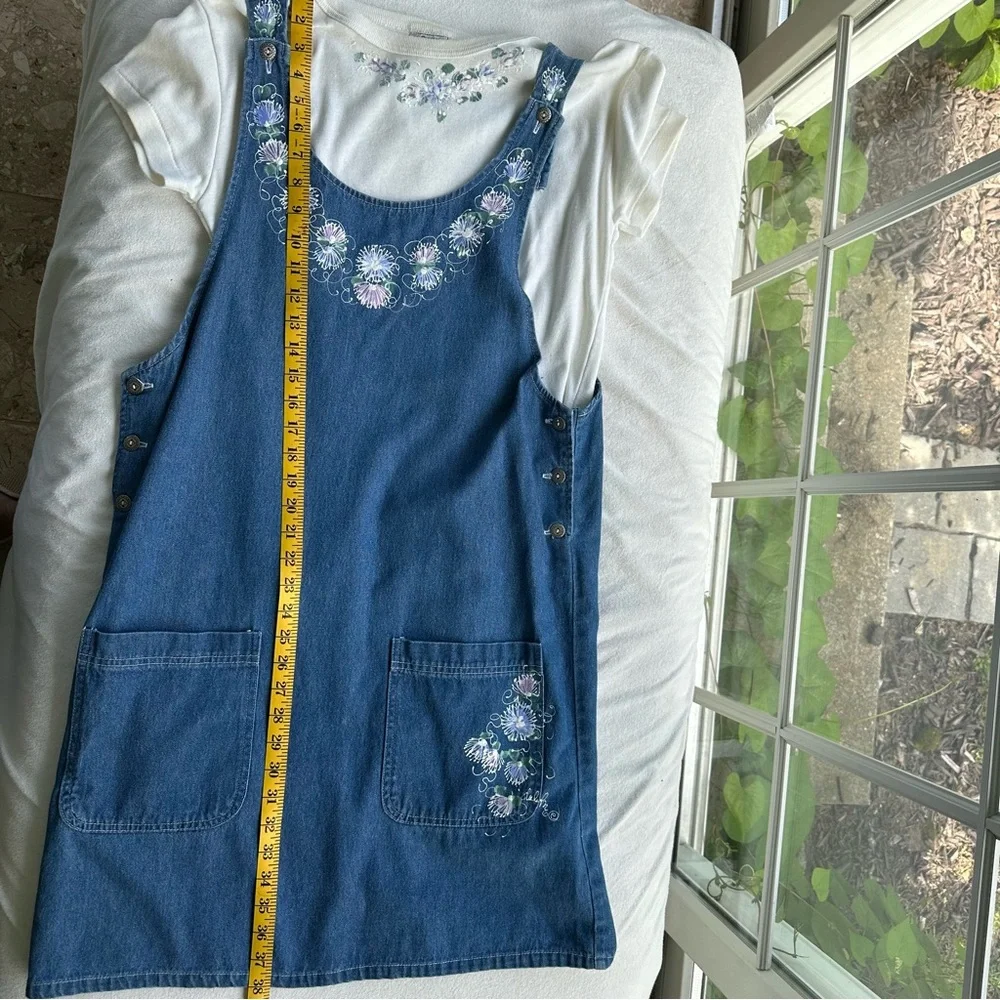 Denim jumper with top.Vintage by Deborah Ann.Painted floral design. - Picture 5 of 7